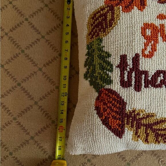 Celebrate Together Give Thanks Looped Stitch Thanksgiving Pillows NWOT set of 2 - Picture 10 of 11